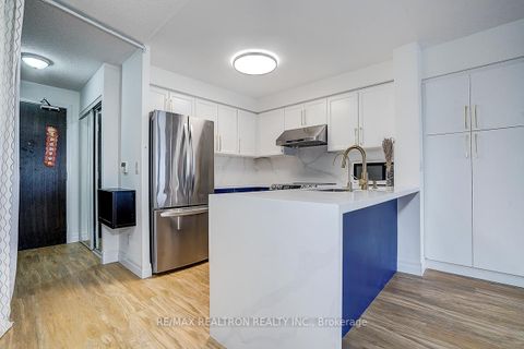 Photo 12 at 1804 - 3 Michael Power Place, City Centre West, Toronto