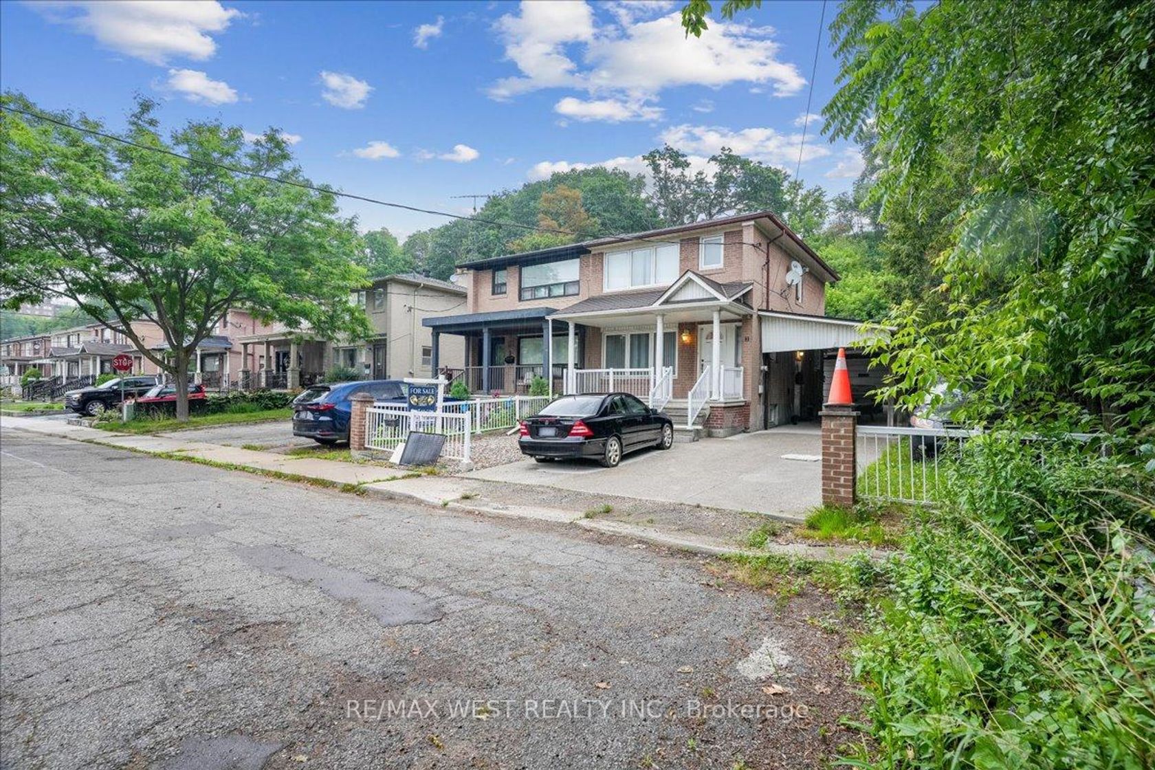 3 Hilldale Road NW, Smythe, Toronto 