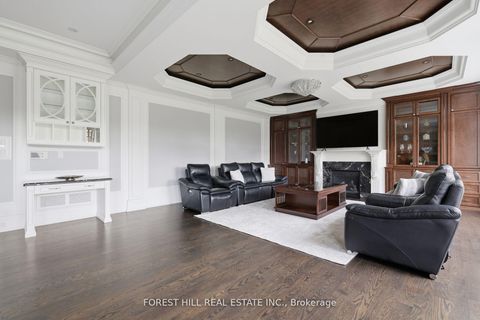 Photo 15 at 39 Patricia Drive E, King City, King