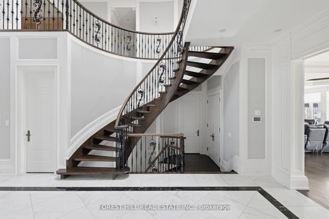 Photo 20 at 39 Patricia Drive E, King City, King