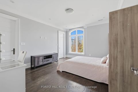 Photo 30 at 39 Patricia Drive E, King City, King