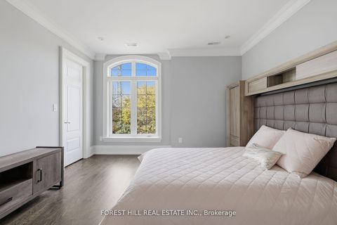 Photo 31 at 39 Patricia Drive E, King City, King