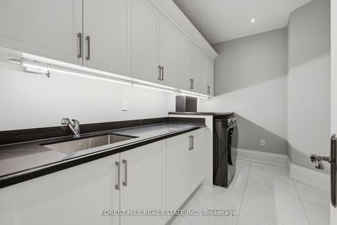 Photo 35 at 39 Patricia Drive E, King City, King