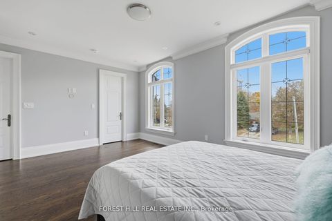 Photo 39 at 39 Patricia Drive E, King City, King