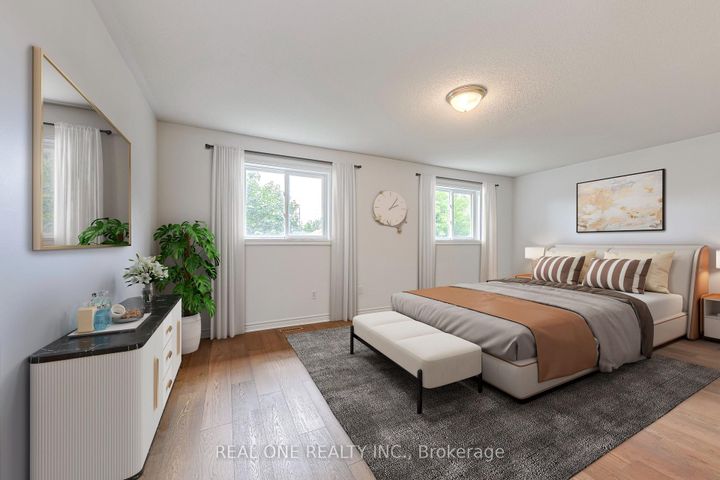 Photo 7 at 5192 Castlefield Drive, East Credit, Mississauga