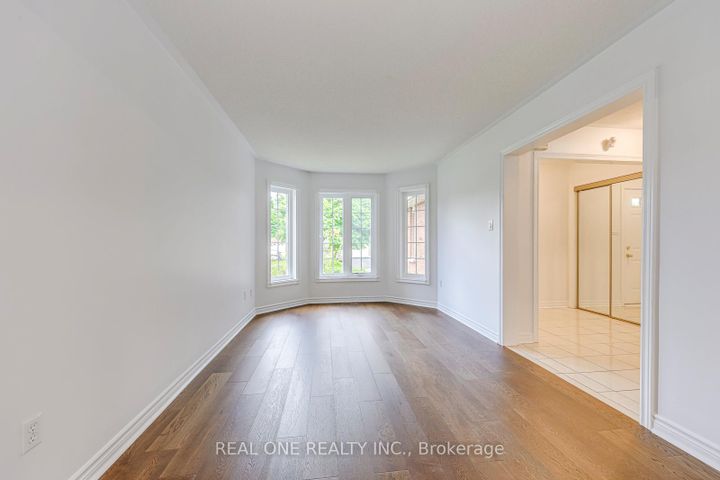 Photo 13 at 5192 Castlefield Drive, East Credit, Mississauga