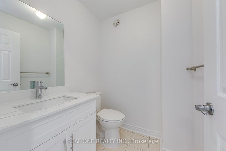 Photo 18 at 5192 Castlefield Drive, East Credit, Mississauga