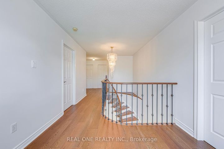 Photo 20 at 5192 Castlefield Drive, East Credit, Mississauga