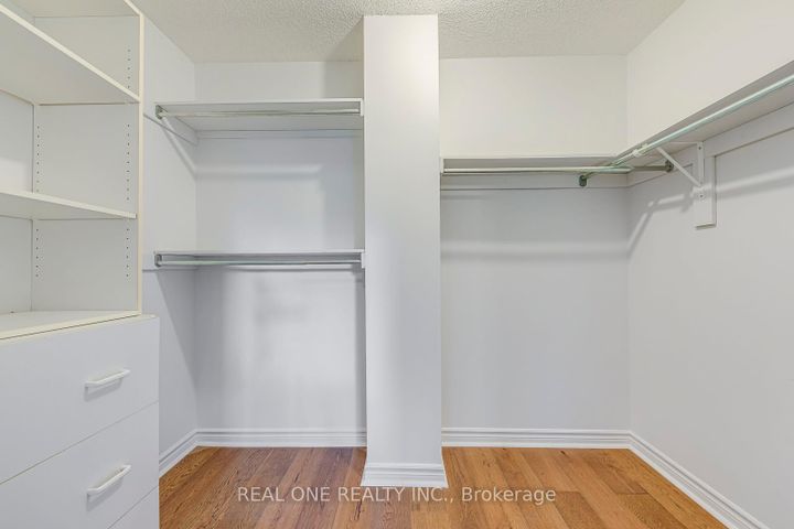 Photo 24 at 5192 Castlefield Drive, East Credit, Mississauga