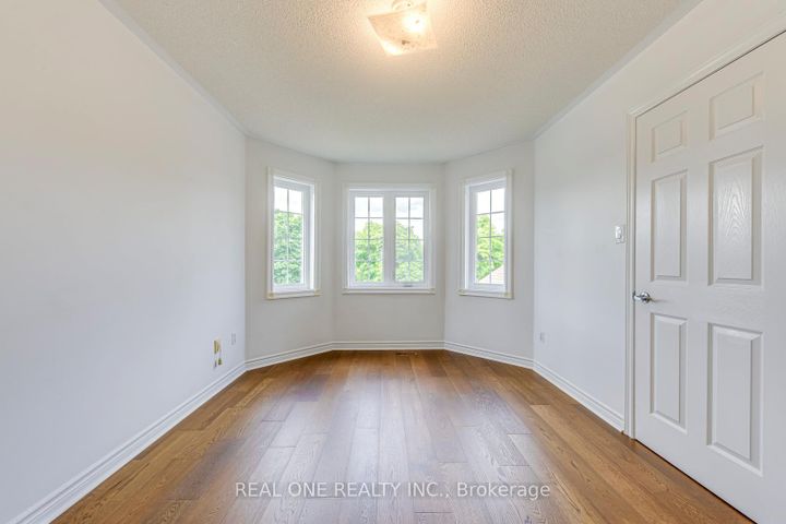 Photo 25 at 5192 Castlefield Drive, East Credit, Mississauga