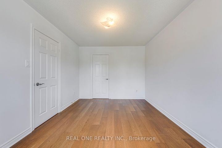 Photo 26 at 5192 Castlefield Drive, East Credit, Mississauga