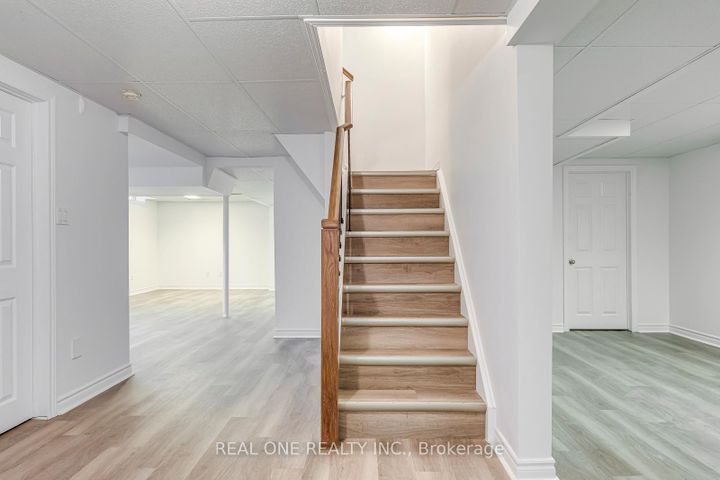 Photo 28 at 5192 Castlefield Drive, East Credit, Mississauga