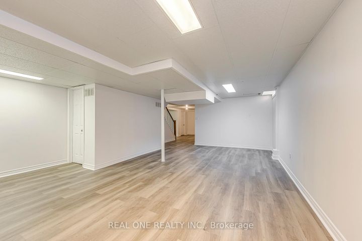 Photo 29 at 5192 Castlefield Drive, East Credit, Mississauga