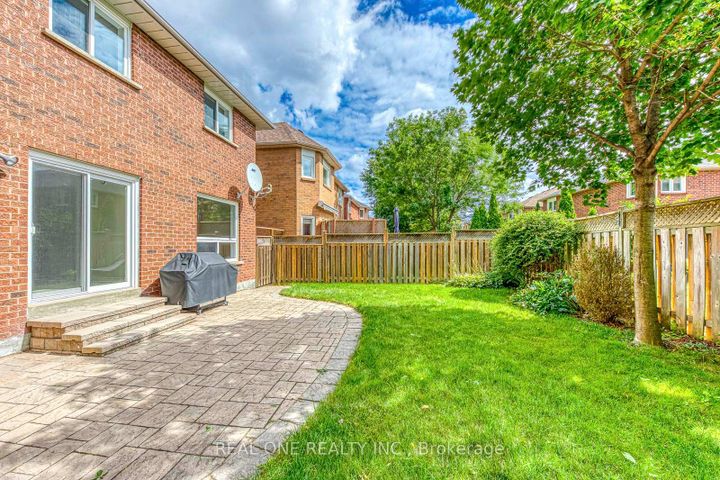 Photo 31 at 5192 Castlefield Drive, East Credit, Mississauga