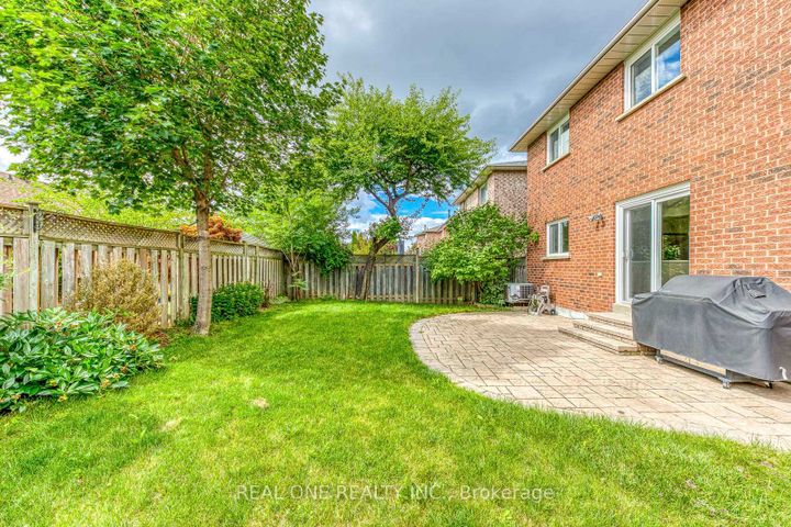 Photo 34 at 5192 Castlefield Drive, East Credit, Mississauga