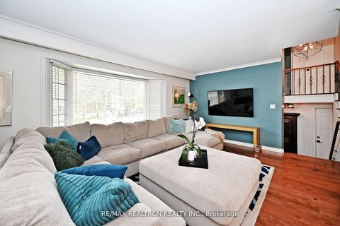 Photo 5 at 9 Karen Road, Donalda, Toronto