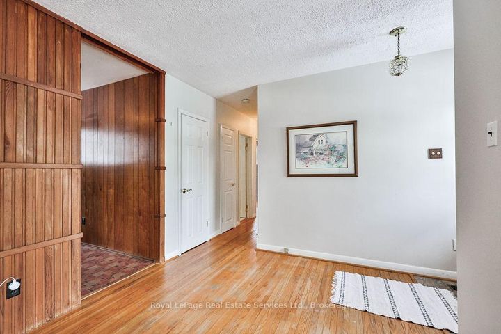 Photo 7 at 557 Stonecliffe Road, WO West, Oakville