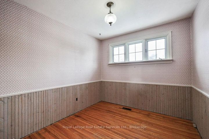 Photo 19 at 557 Stonecliffe Road, WO West, Oakville