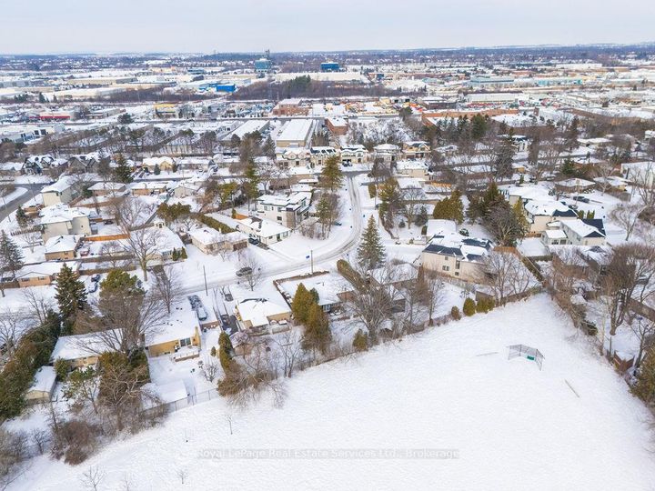 Photo 42 at 557 Stonecliffe Road, WO West, Oakville