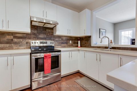 Photo 10 at 506 Foxcroft Boulevard, Wyndham, Newmarket