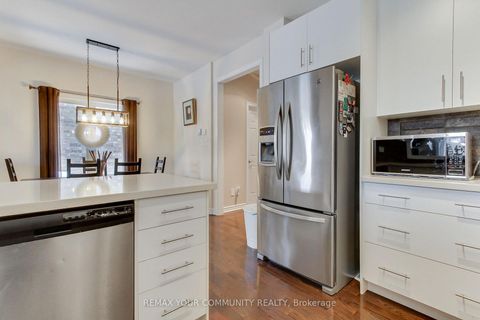 Photo 12 at 506 Foxcroft Boulevard, Wyndham, Newmarket