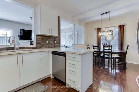 Photo 13 at 506 Foxcroft Boulevard, Wyndham, Newmarket