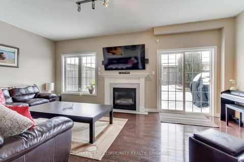 Photo 17 at 506 Foxcroft Boulevard, Wyndham, Newmarket