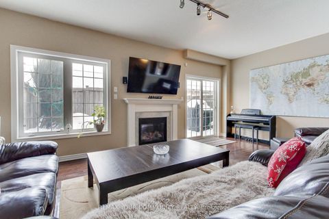 Photo 20 at 506 Foxcroft Boulevard, Wyndham, Newmarket