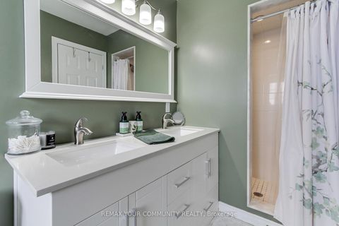 Photo 27 at 506 Foxcroft Boulevard, Wyndham, Newmarket