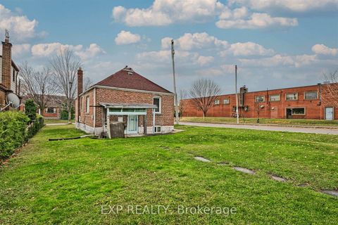 Photo 3 at 414 Melrose Street, Mimico, Toronto