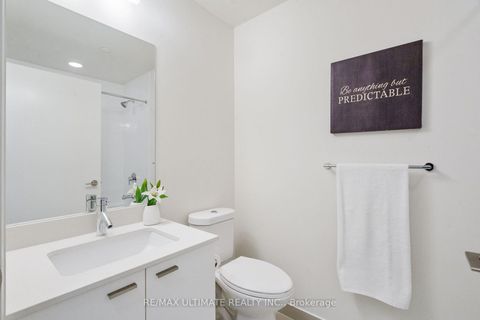 Photo 2 at 802 - 30 Roehampton Avenue, Mount Pleasant West, Toronto