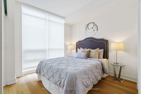 Photo 4 at 802 - 30 Roehampton Avenue, Mount Pleasant West, Toronto