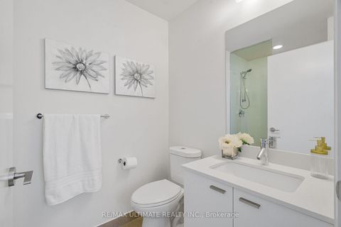 Photo 5 at 802 - 30 Roehampton Avenue, Mount Pleasant West, Toronto