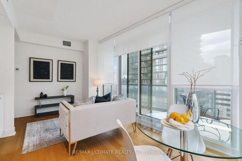 Photo 9 at 802 - 30 Roehampton Avenue, Mount Pleasant West, Toronto