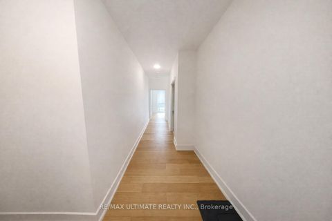 Photo 12 at 802 - 30 Roehampton Avenue, Mount Pleasant West, Toronto