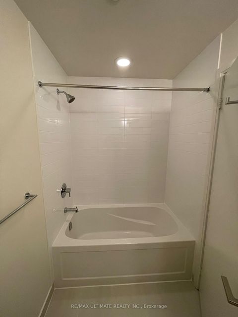 Photo 16 at 802 - 30 Roehampton Avenue, Mount Pleasant West, Toronto