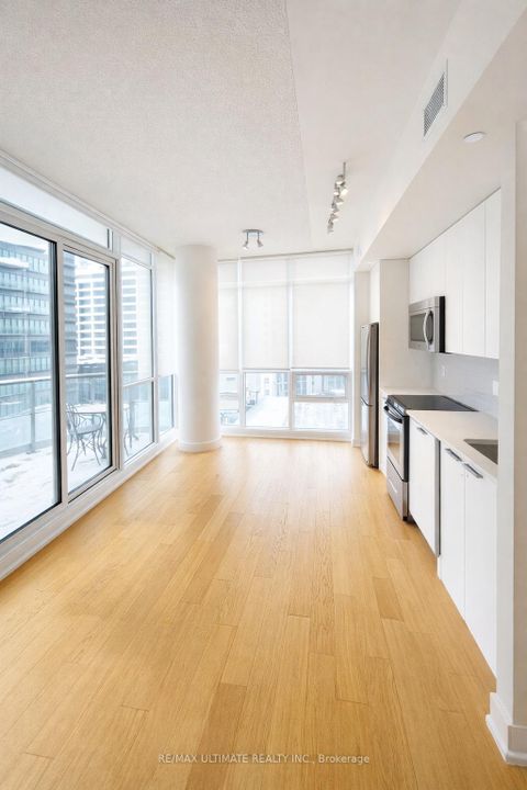 Photo 21 at 802 - 30 Roehampton Avenue, Mount Pleasant West, Toronto