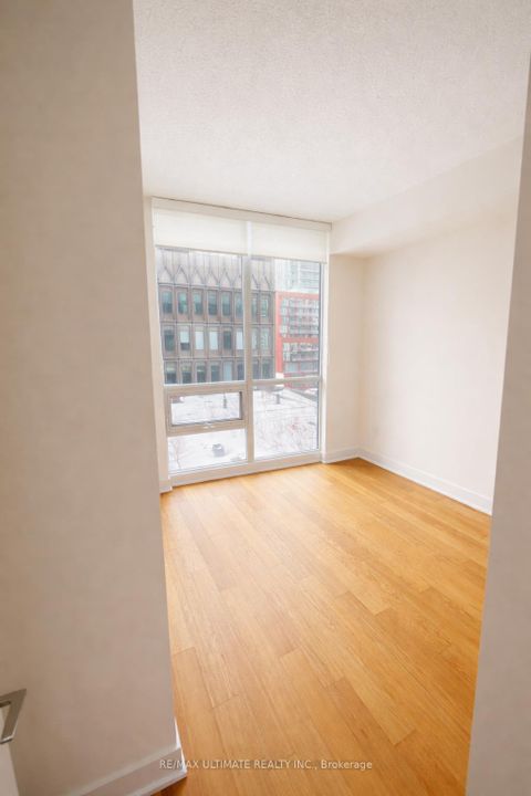 Photo 22 at 802 - 30 Roehampton Avenue, Mount Pleasant West, Toronto