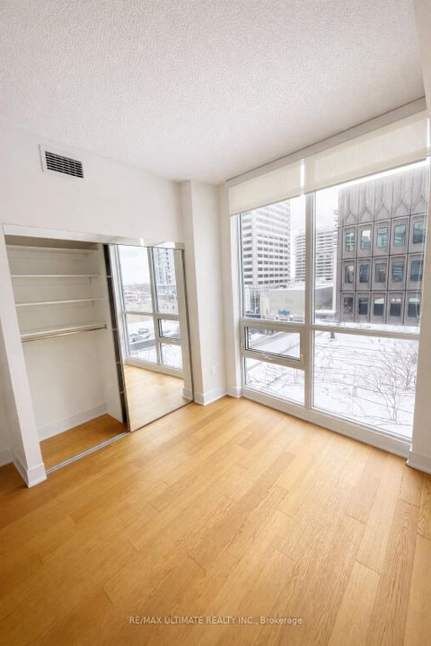 Photo 23 at 802 - 30 Roehampton Avenue, Mount Pleasant West, Toronto