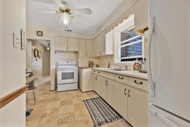 Photo 10 at 192 Beechgrove Drive, West Hill, Toronto
