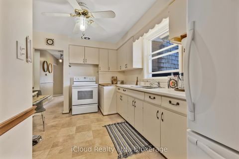 Photo 10 at 192 Beechgrove Drive, West Hill, Toronto