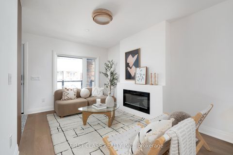 Photo 7 at 38 Bonnie Brae Boulevard, East York, Toronto