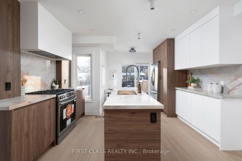 Photo 11 at 38 Bonnie Brae Boulevard, East York, Toronto