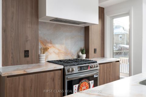 Photo 12 at 38 Bonnie Brae Boulevard, East York, Toronto