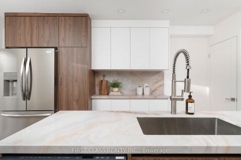 Photo 15 at 38 Bonnie Brae Boulevard, East York, Toronto