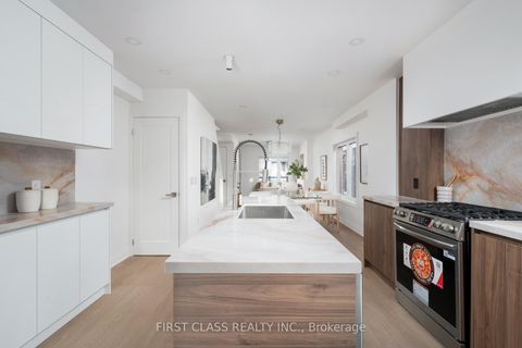 Photo 17 at 38 Bonnie Brae Boulevard, East York, Toronto