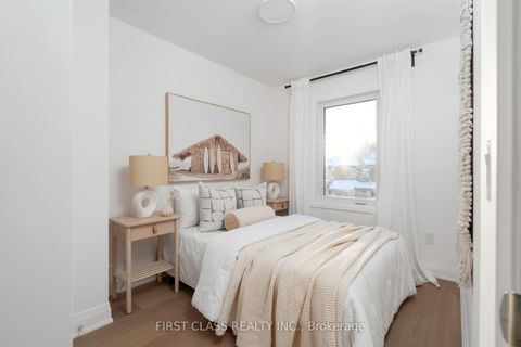 Photo 19 at 38 Bonnie Brae Boulevard, East York, Toronto