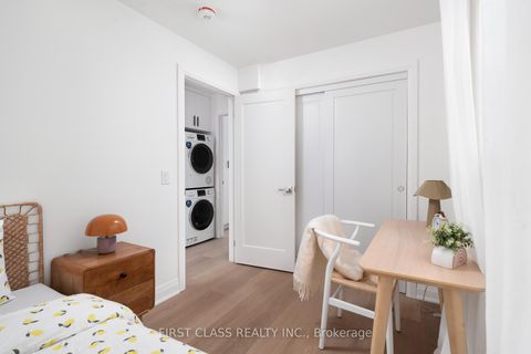 Photo 22 at 38 Bonnie Brae Boulevard, East York, Toronto