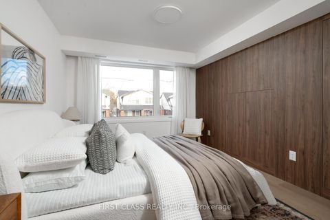 Photo 24 at 38 Bonnie Brae Boulevard, East York, Toronto