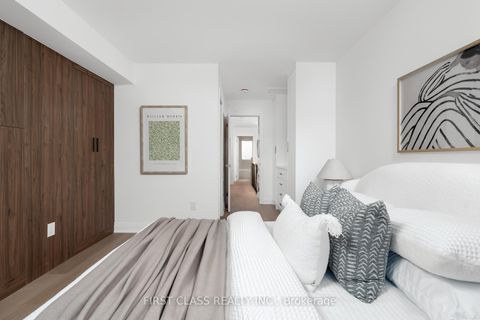 Photo 26 at 38 Bonnie Brae Boulevard, East York, Toronto